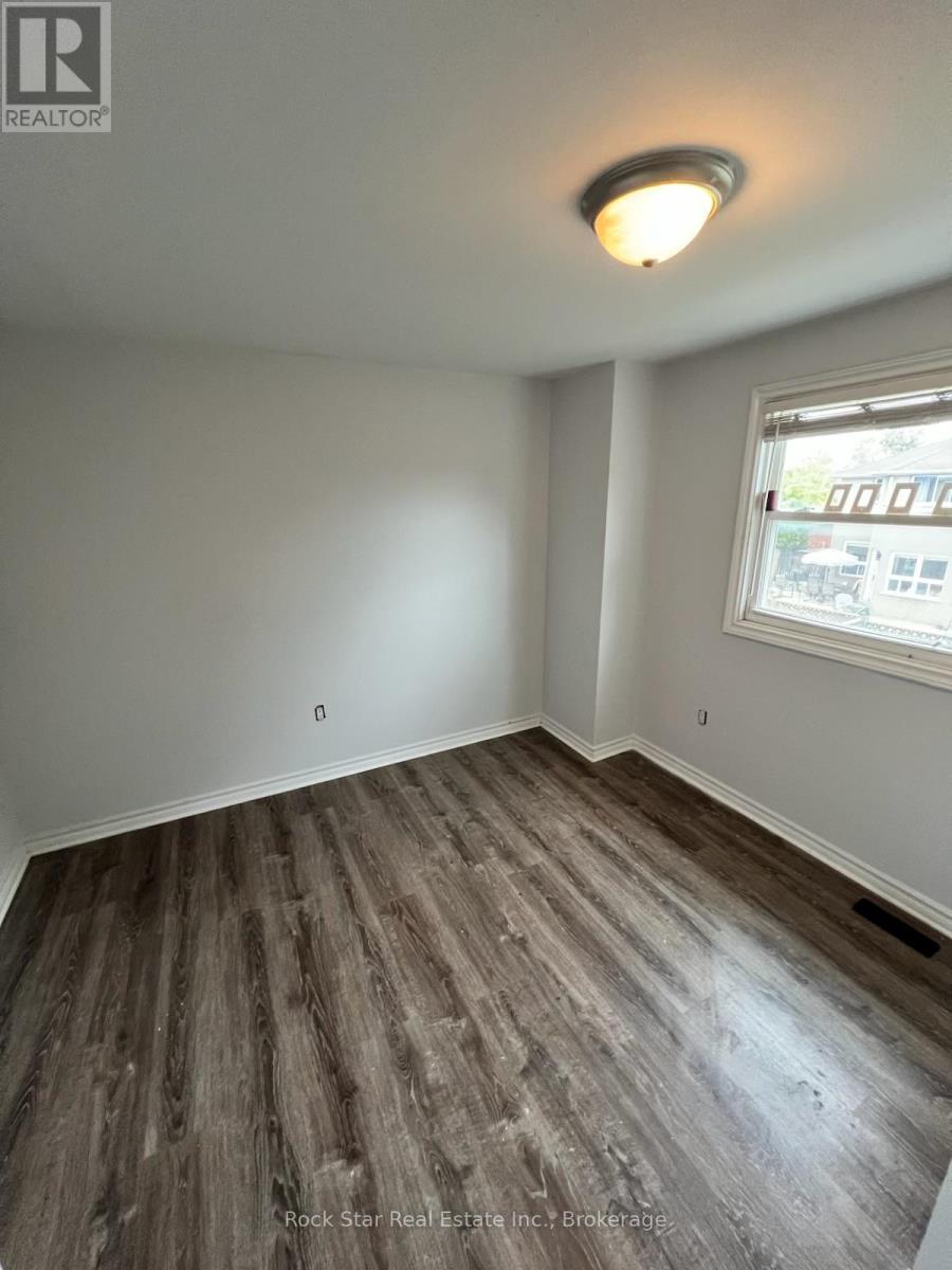 Single Family House for Sale in  DELANEY CRESCENT Barrie (Northwest) 