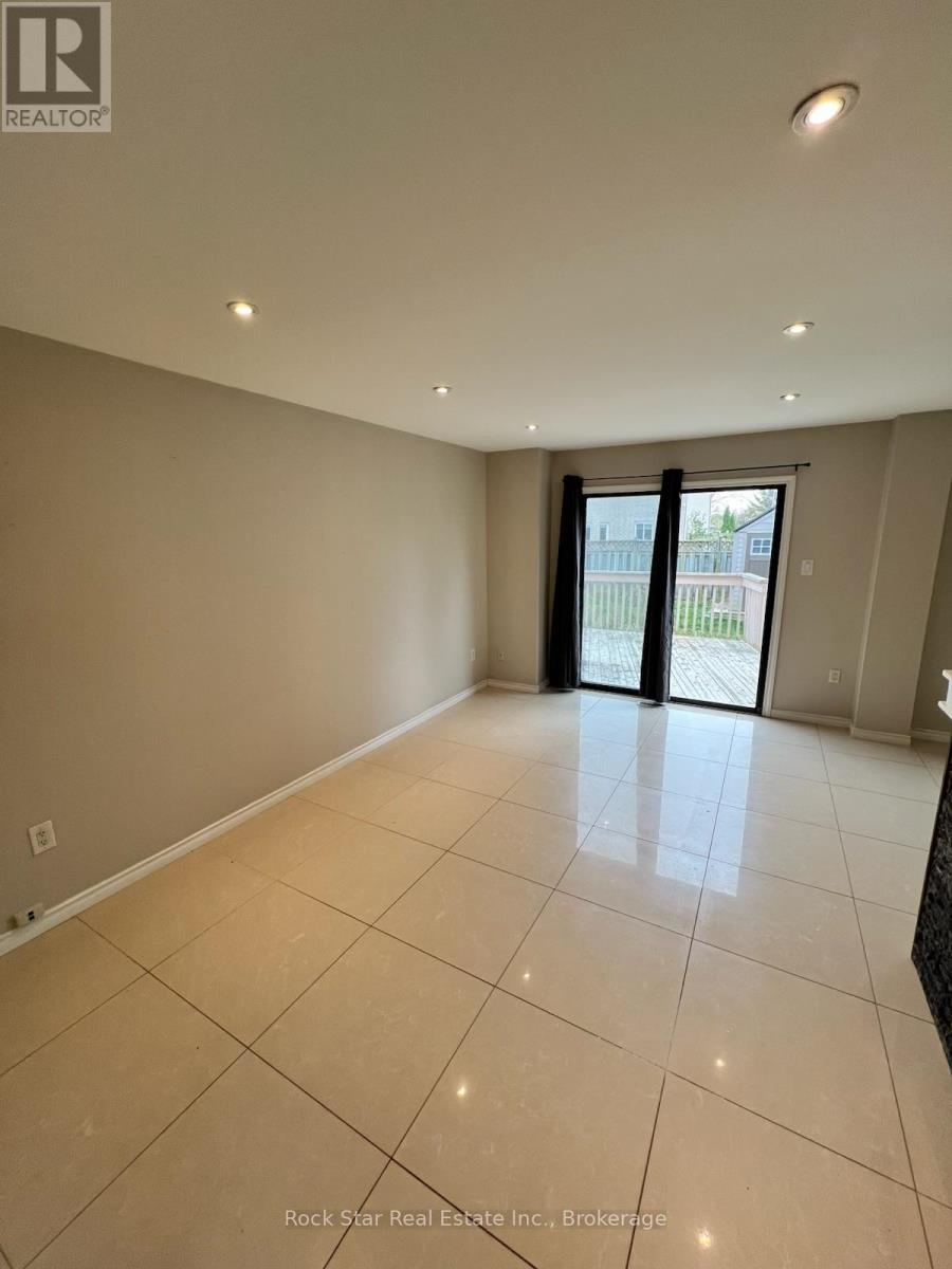 Single Family House for Sale in  DELANEY CRESCENT Barrie (Northwest) 