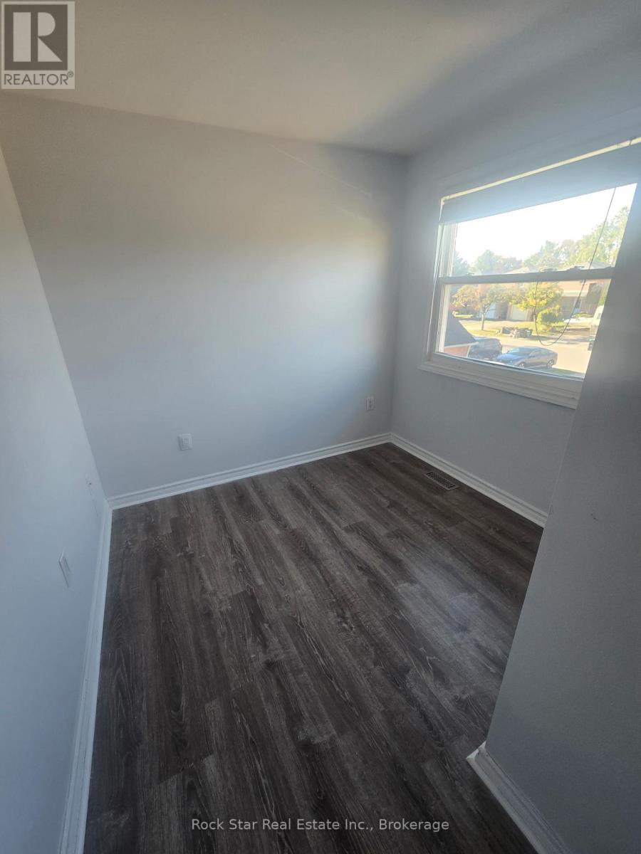 Single Family House for Sale in  DELANEY CRESCENT Barrie (Northwest) 