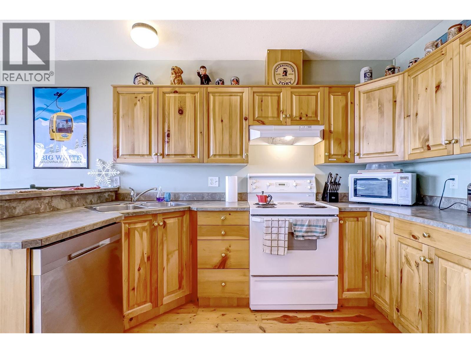 D 4820 Snowpines Road, Big White