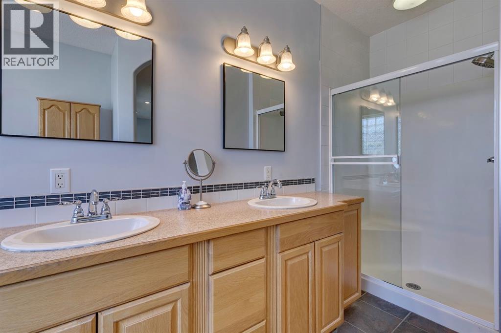 Single Family House 4 Level for Sale in  Sackville Drive SW Southwood Calgary 