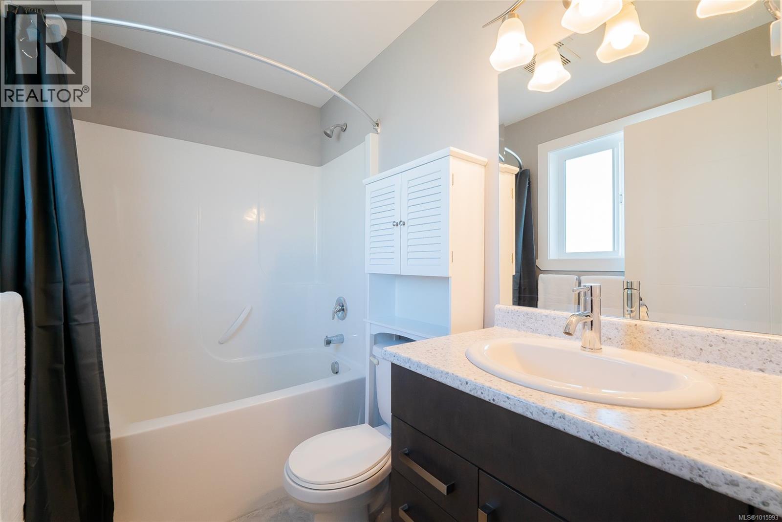 2174 Village Dr, Nanaimo