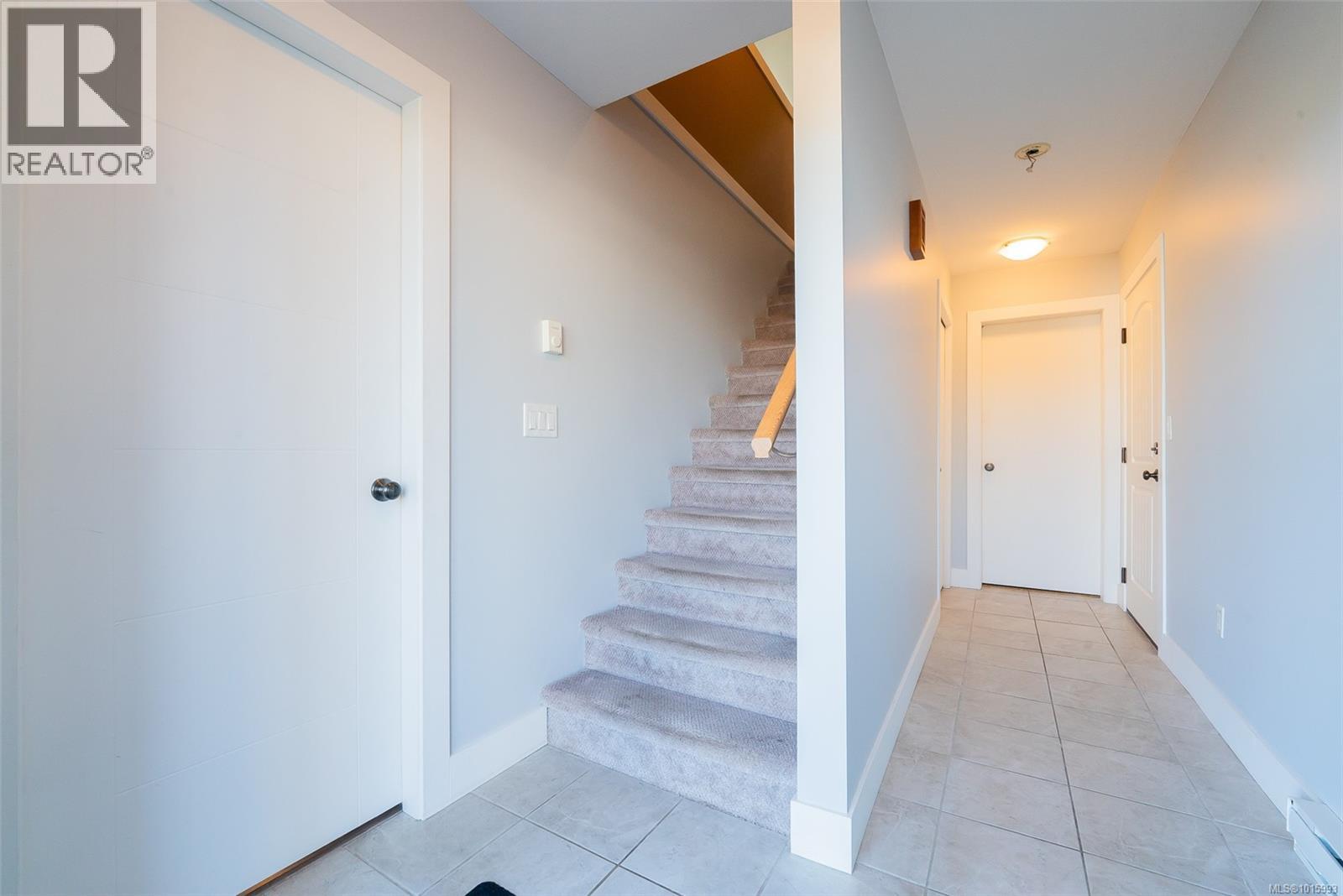 2174 Village Dr, Nanaimo