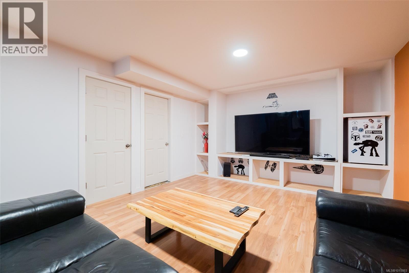 2174 Village Dr, Nanaimo