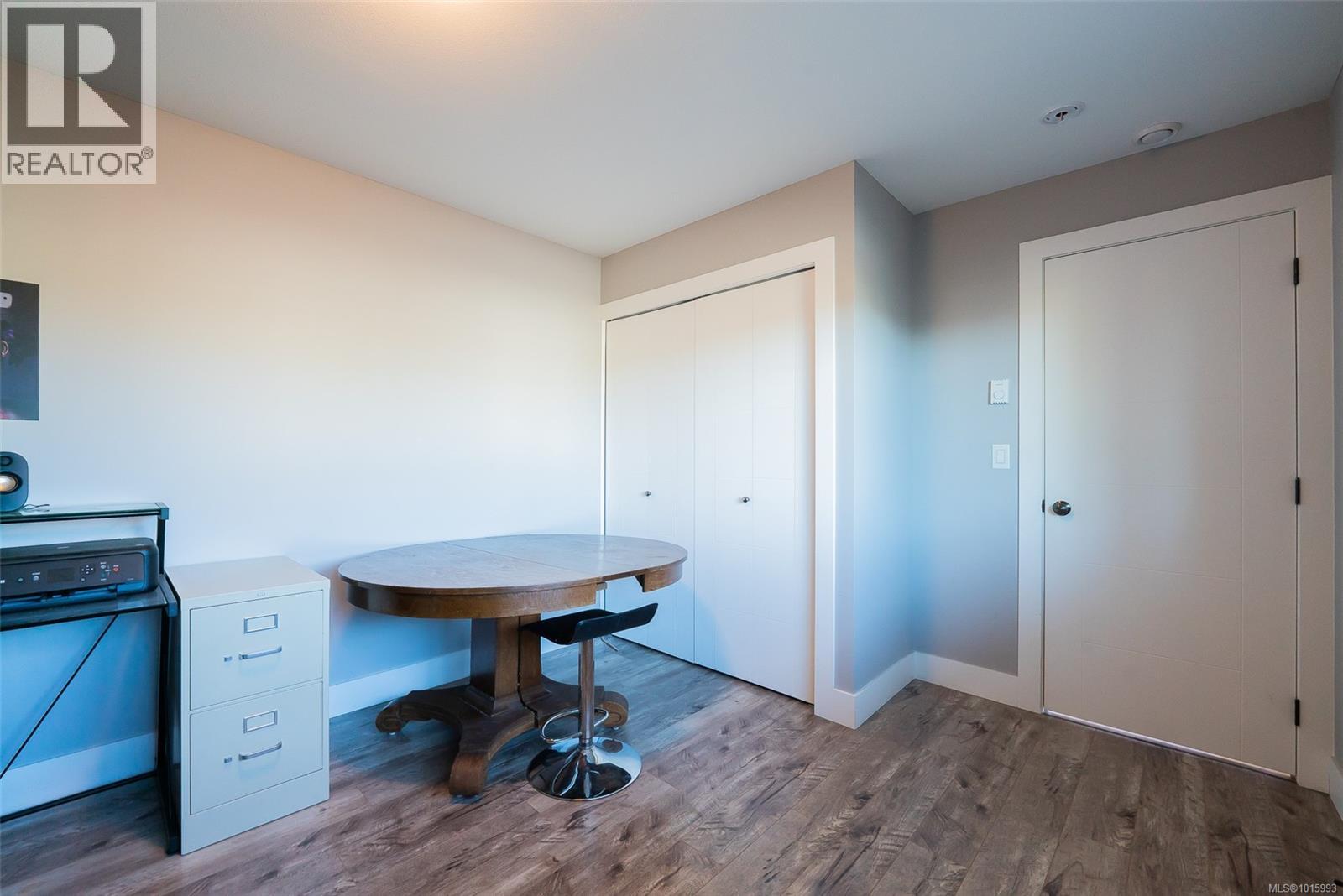 2174 Village Dr, Nanaimo