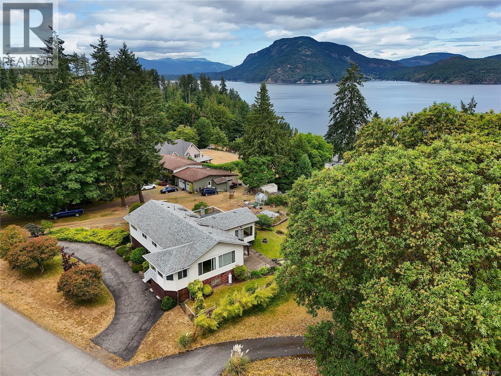 1125 Fairbanks Rd, Duncan