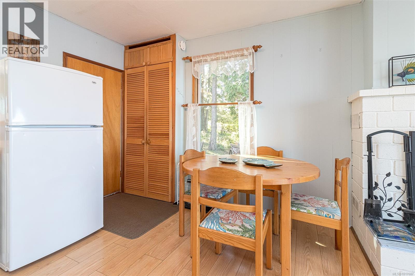  109 McKenzie Crescent, Piers Island