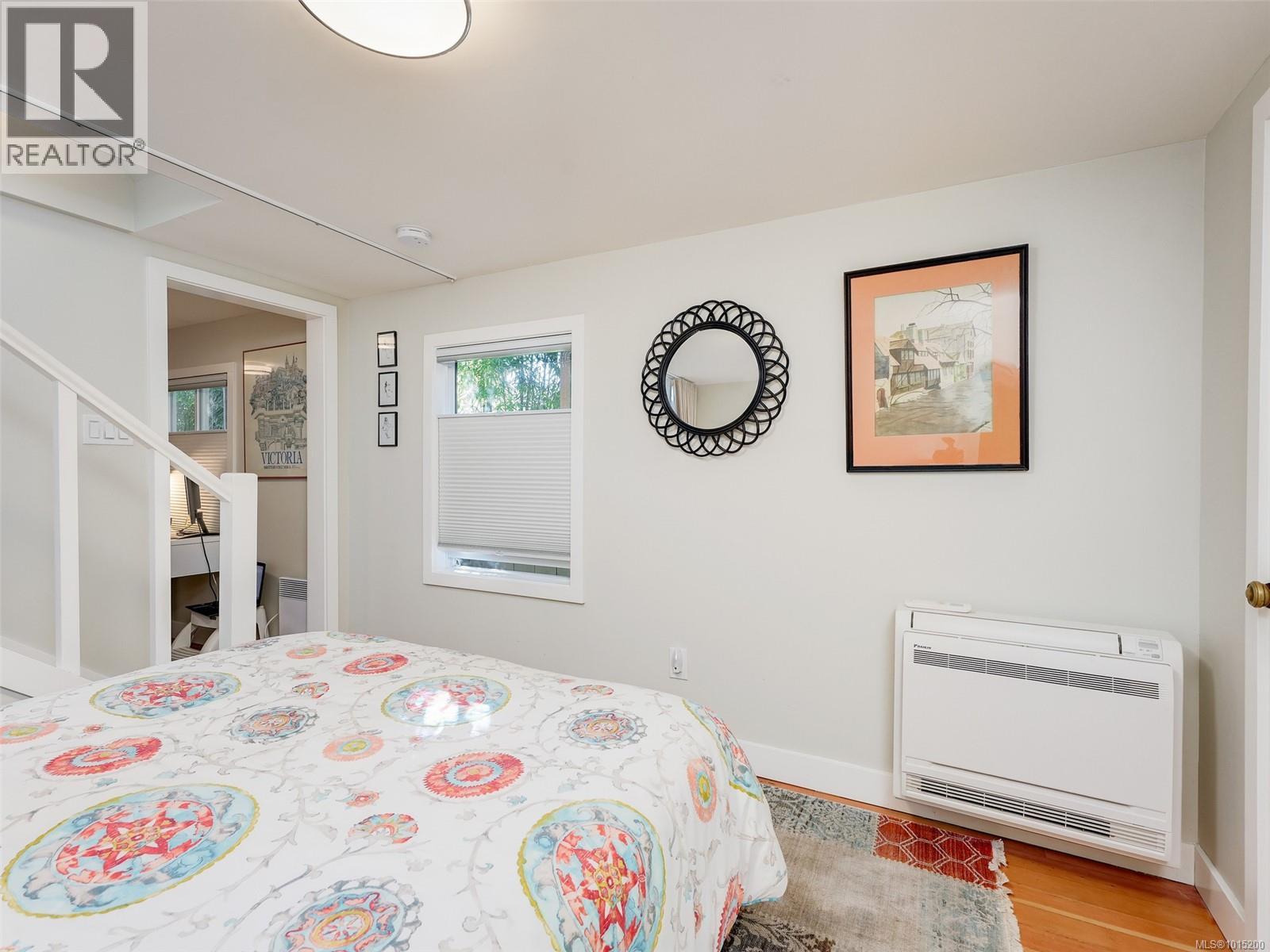  1165 Burdett Avenue, Victoria