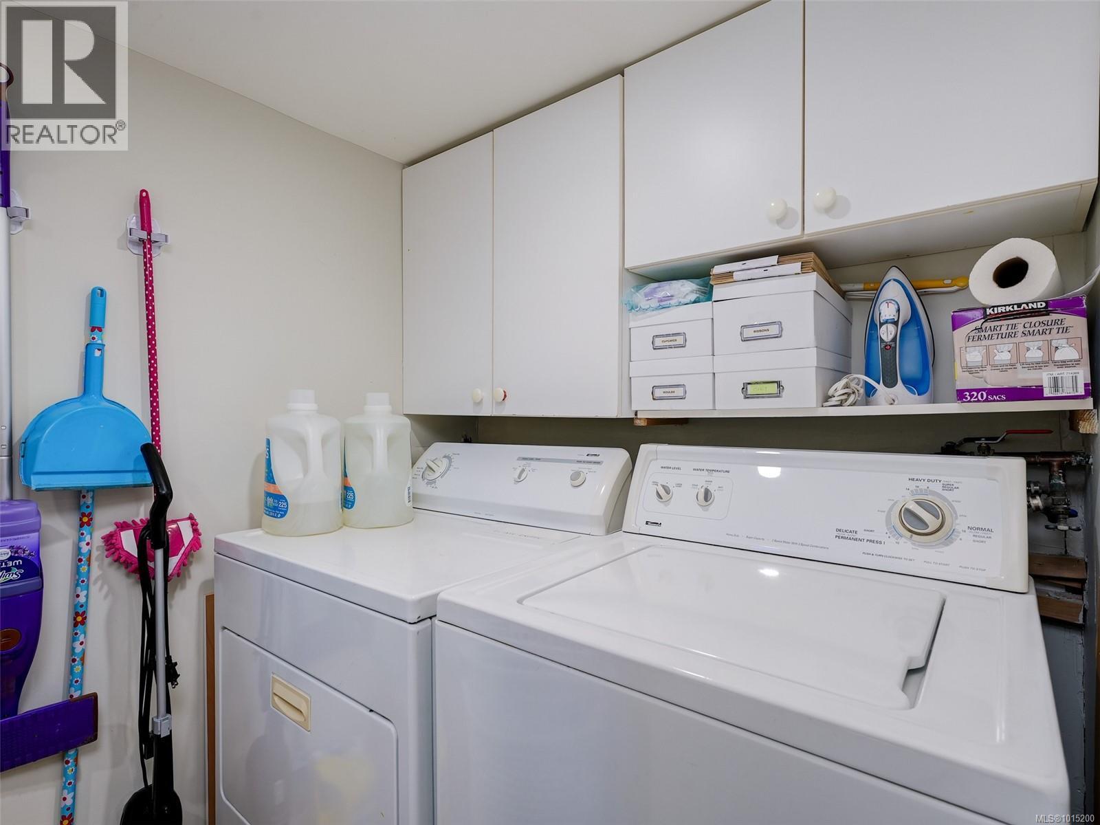 1165 Burdett Avenue, Victoria