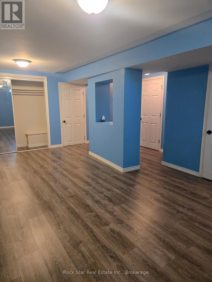 Single Family House for Sale in  DELANEY CRESCENT Barrie (Northwest) 