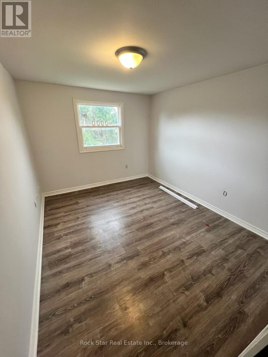 Single Family House for Sale in  DELANEY CRESCENT Barrie (Northwest) 