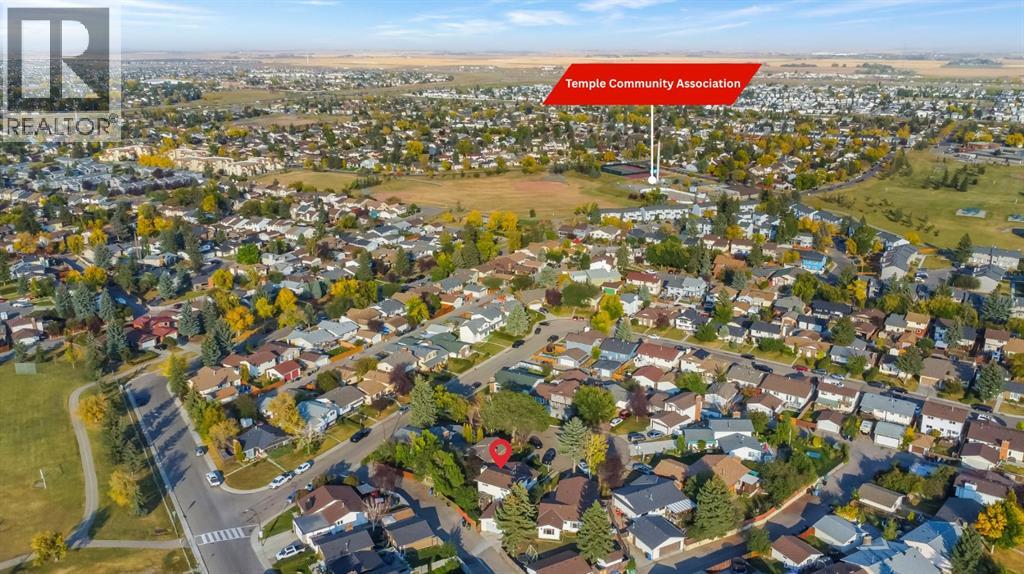 Single Family House 4 Level for Sale in  Templehill Bay NE Temple Calgary 