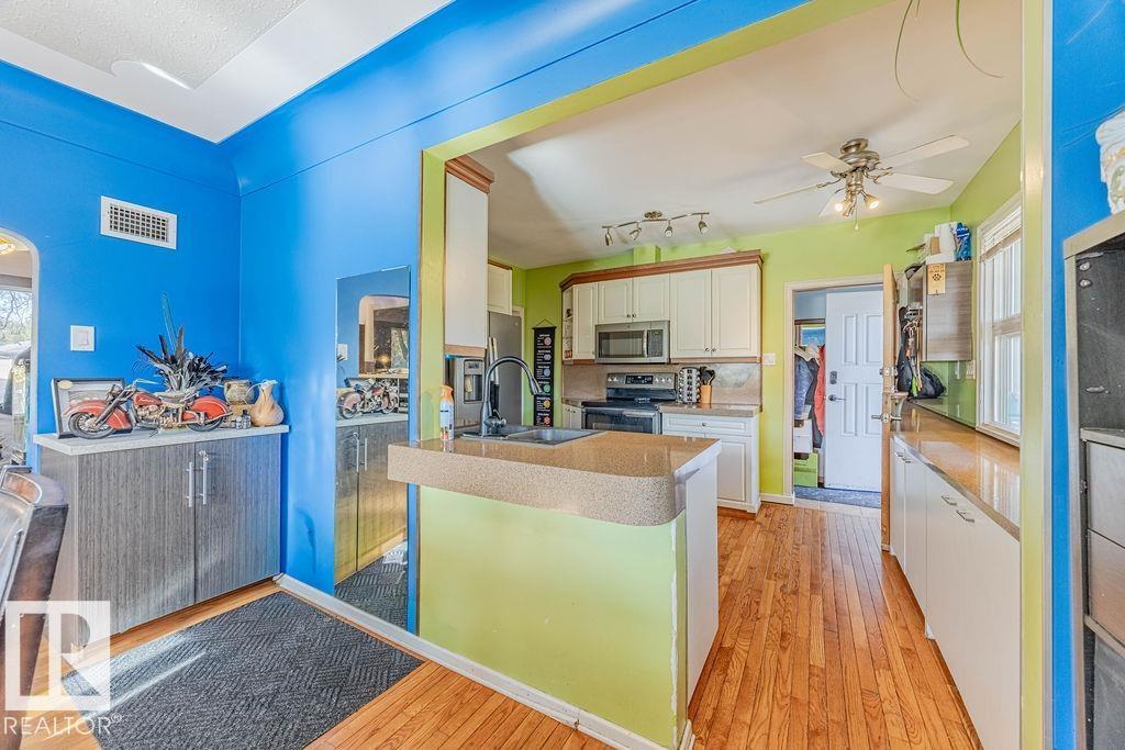 12339 89 ST NW NW, Edmonton