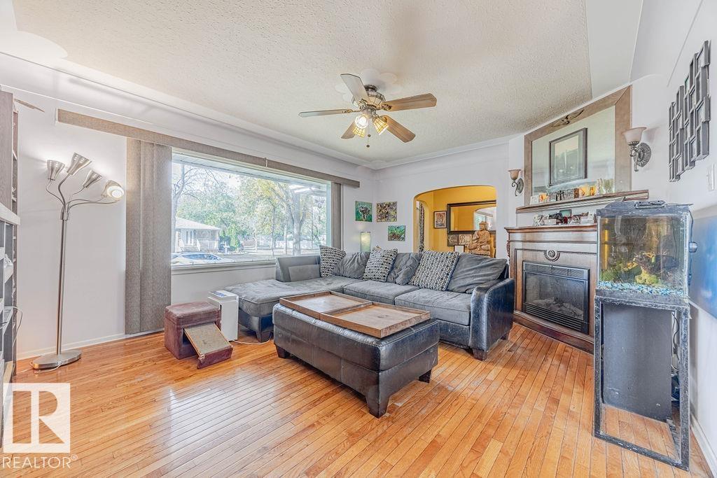 12339 89 ST NW NW, Edmonton