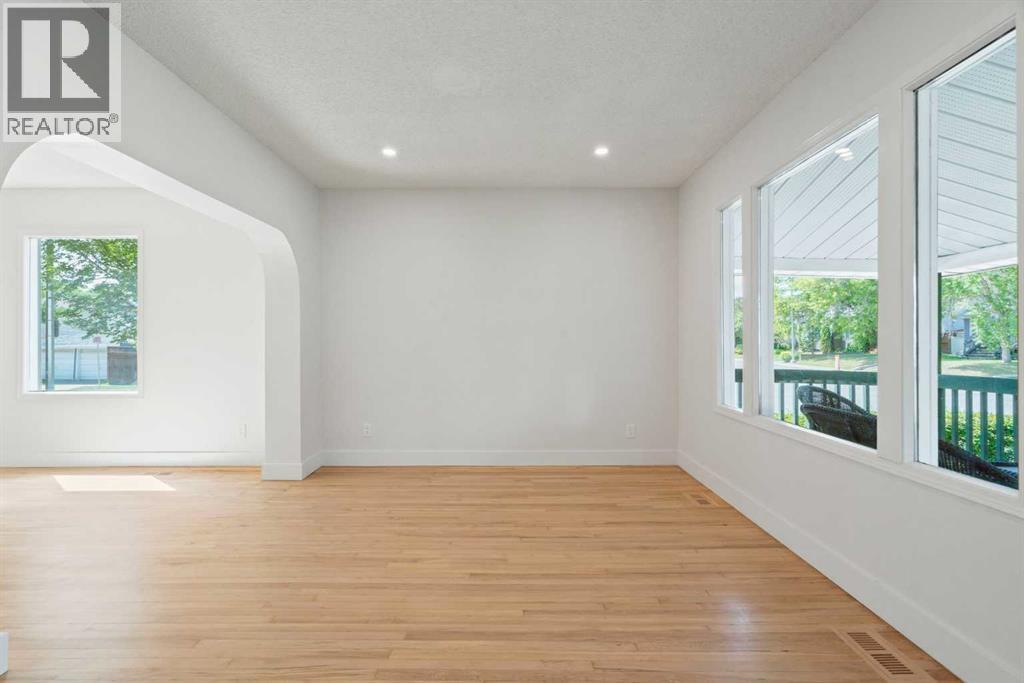 Single Family House for Sale in   Avenue NW Mount Pleasant Calgary 