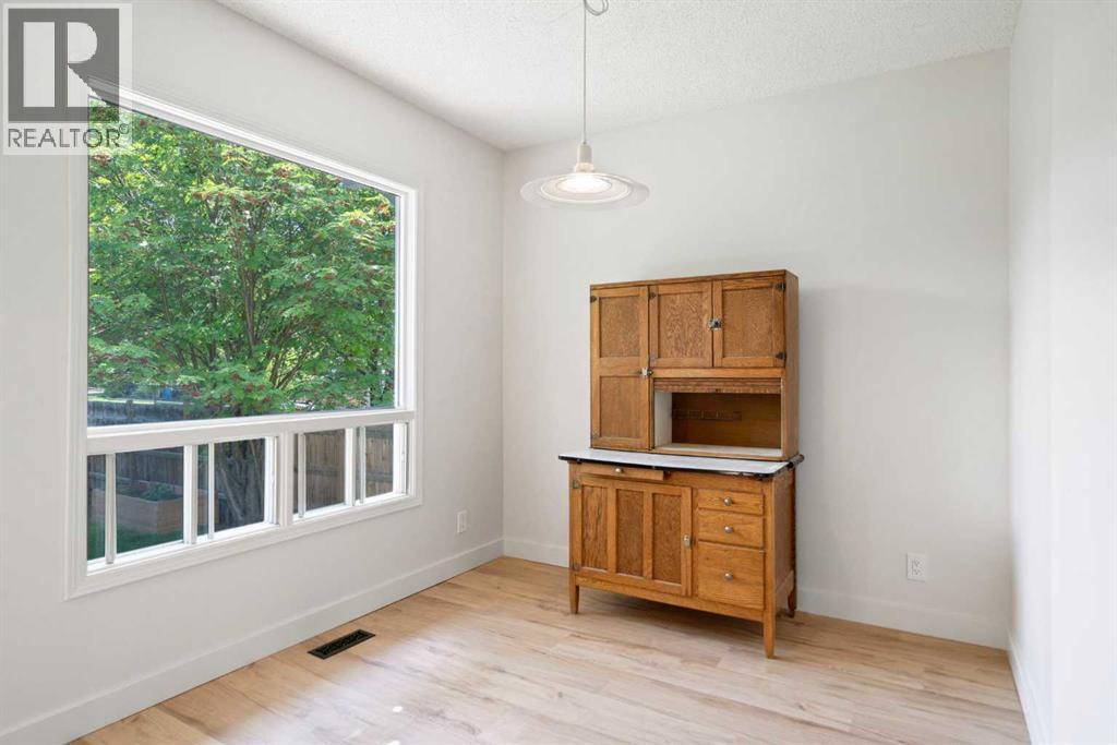 Single Family House for Sale in   Avenue NW Mount Pleasant Calgary 