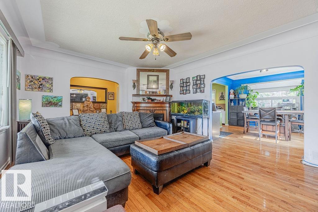 12339 89 ST NW NW, Edmonton