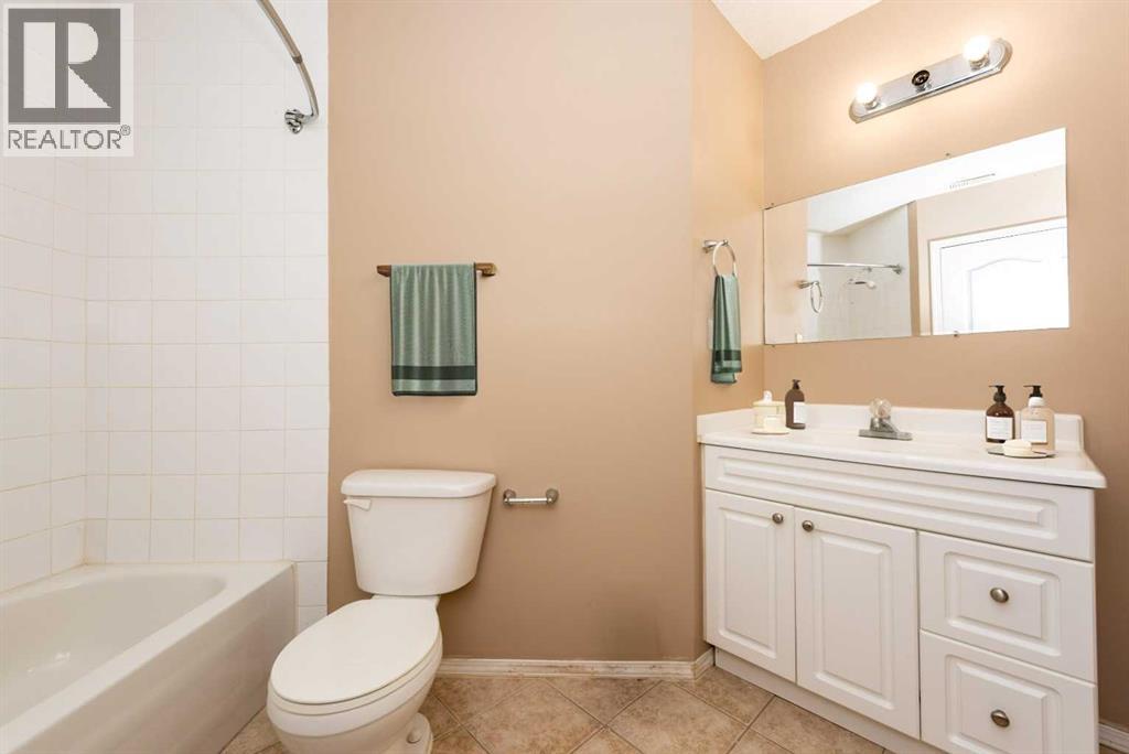 Single Family House for Sale in  Royal Birkdale Crescent NW Royal Oak Calgary 
