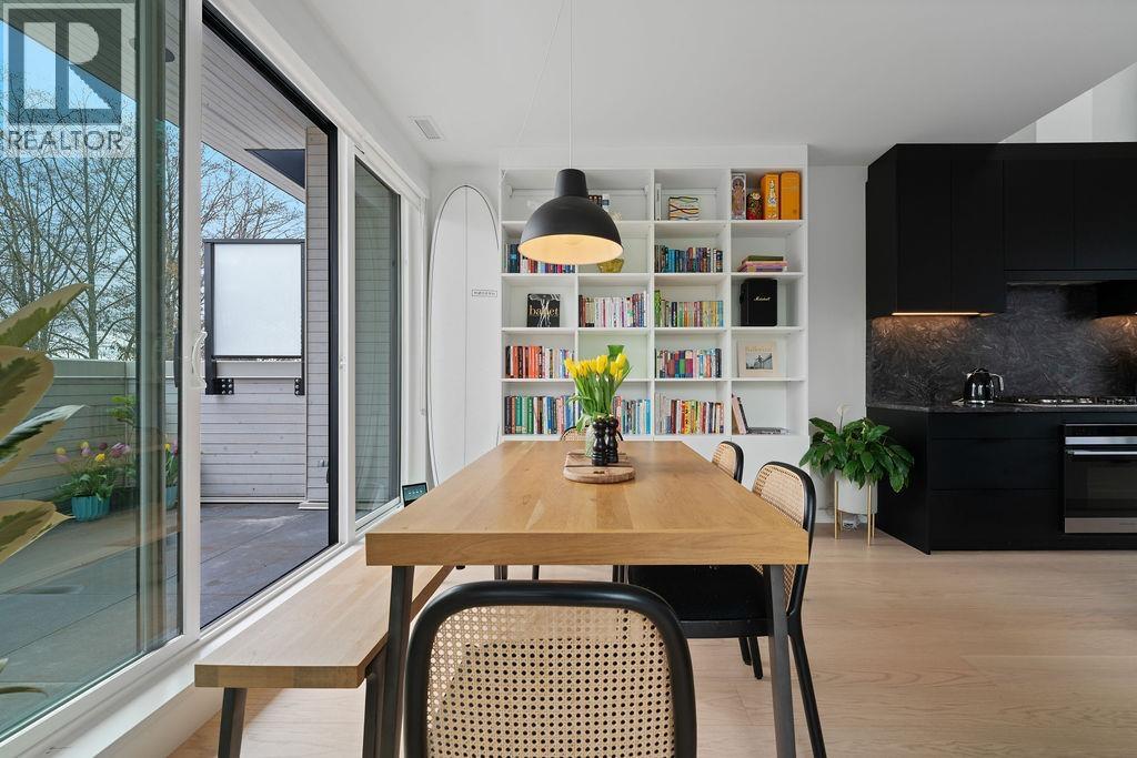 201 650 E 2ND STREET, North Vancouver