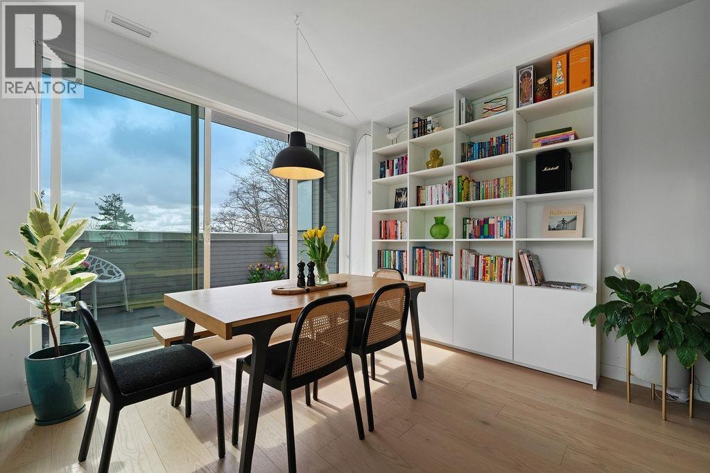 201 650 E 2ND STREET, North Vancouver