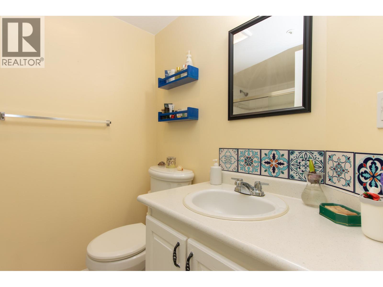 E210 40180 WILLOW CRESCENT, Squamish