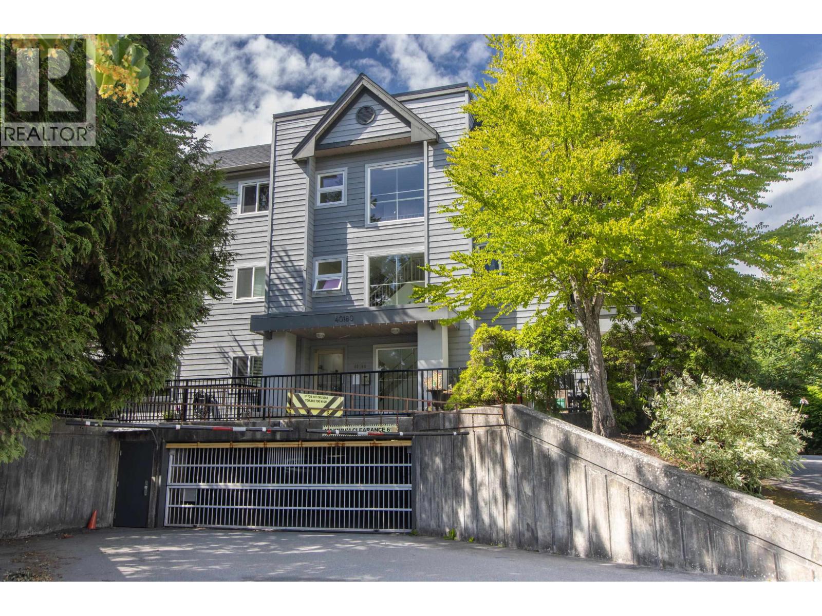 E210 40180 WILLOW CRESCENT, Squamish