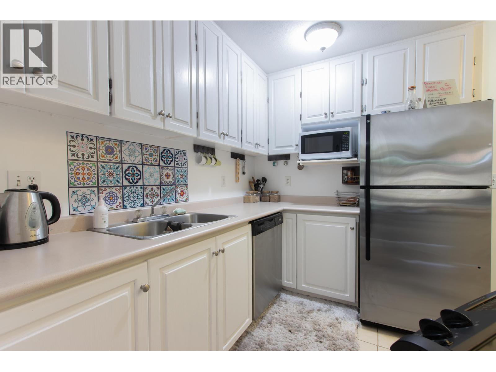 E210 40180 WILLOW CRESCENT, Squamish