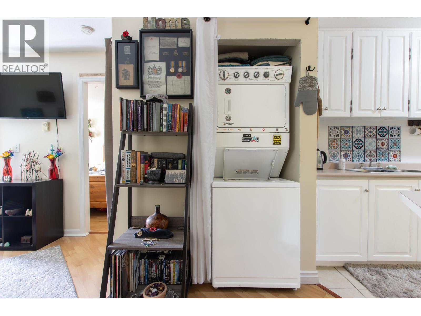 E210 40180 WILLOW CRESCENT, Squamish