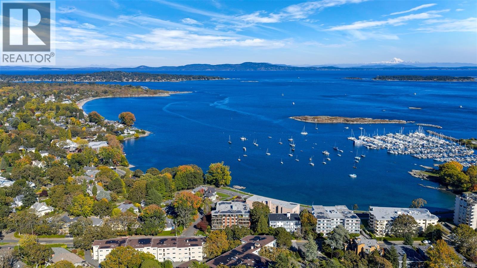 103 1375 Newport Avenue, Oak Bay