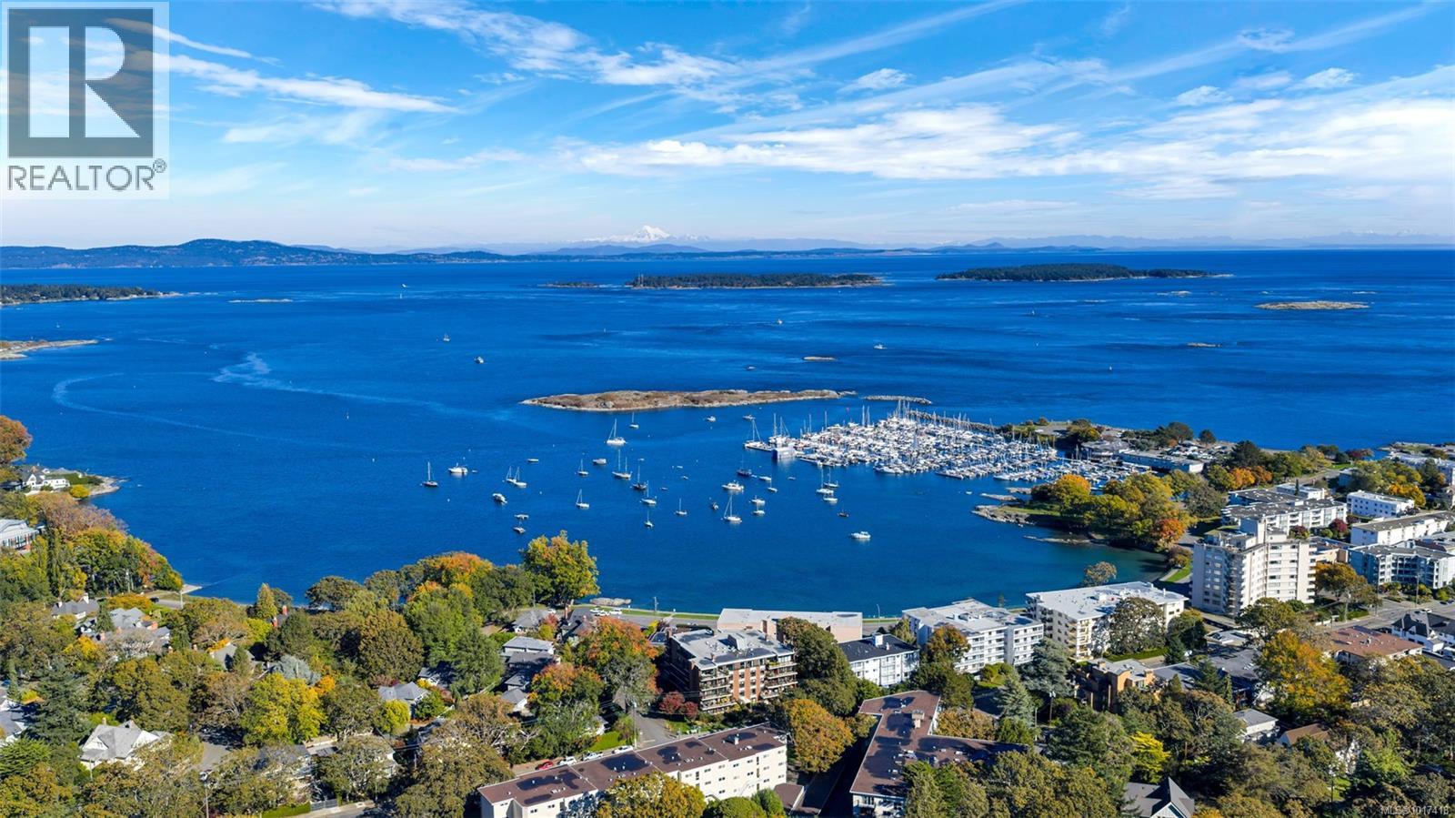 103 1375 Newport Avenue, Oak Bay