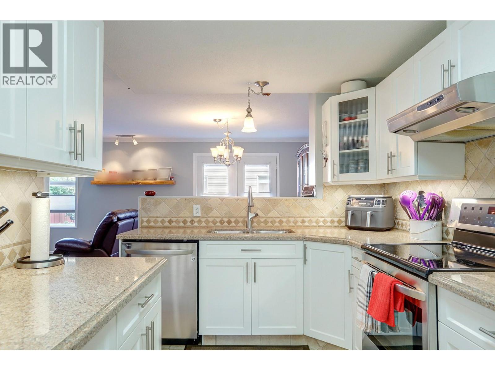 2395 Pleasant Valley Road Unit# 8, Armstrong