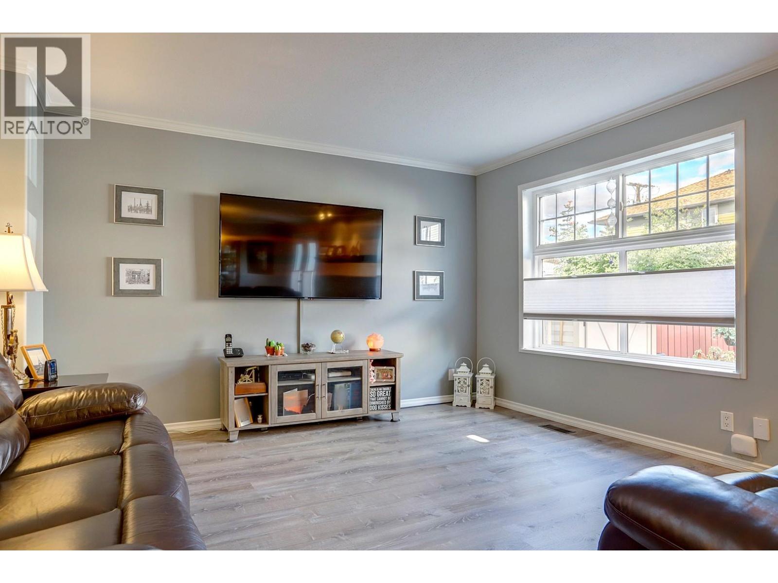 2395 Pleasant Valley Road Unit# 8, Armstrong