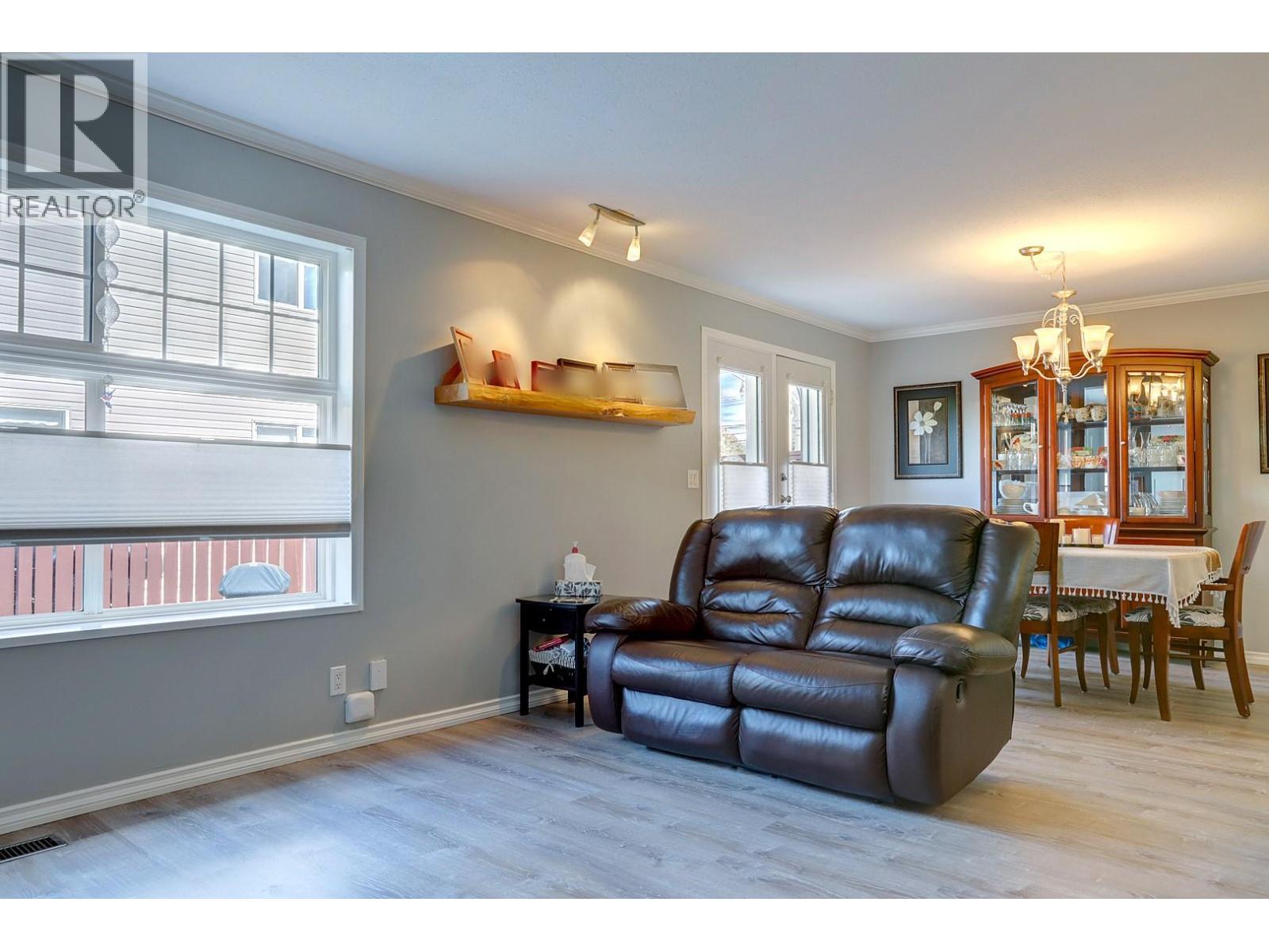 2395 Pleasant Valley Road Unit# 8, Armstrong