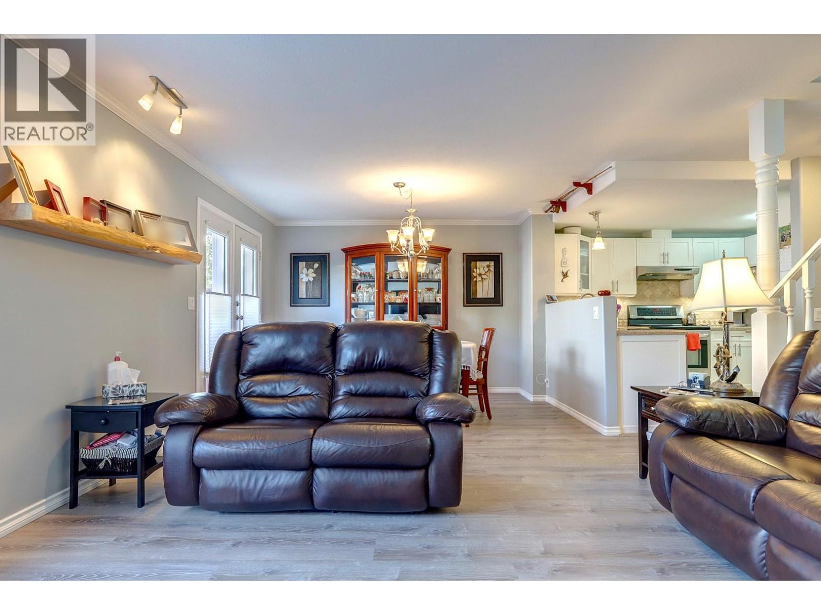 2395 Pleasant Valley Road Unit# 8, Armstrong