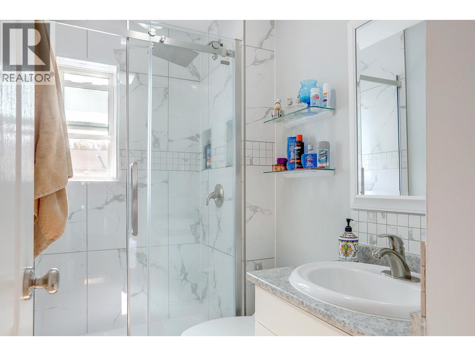 2395 Pleasant Valley Road Unit# 8, Armstrong