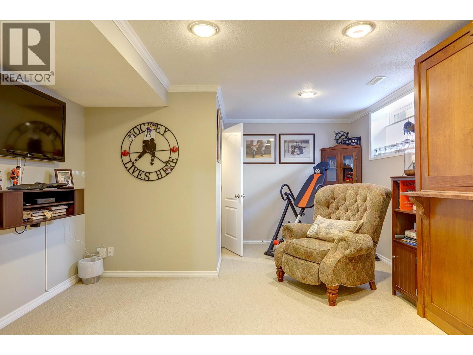 2395 Pleasant Valley Road Unit# 8, Armstrong