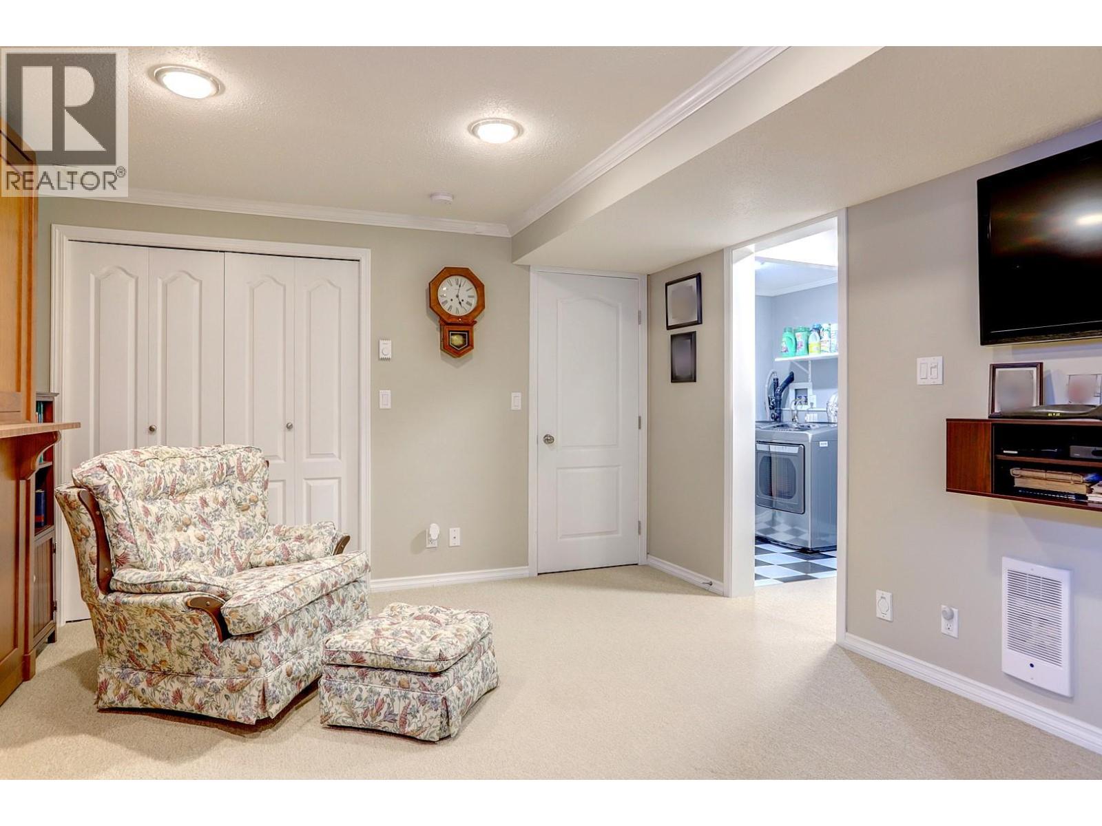 2395 Pleasant Valley Road Unit# 8, Armstrong