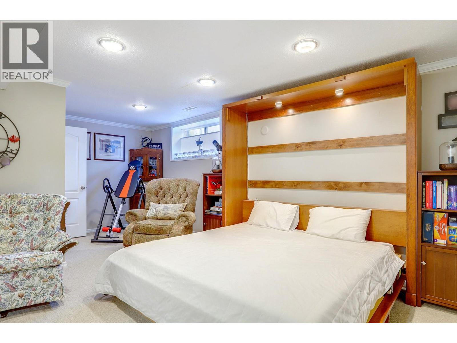 2395 Pleasant Valley Road Unit# 8, Armstrong