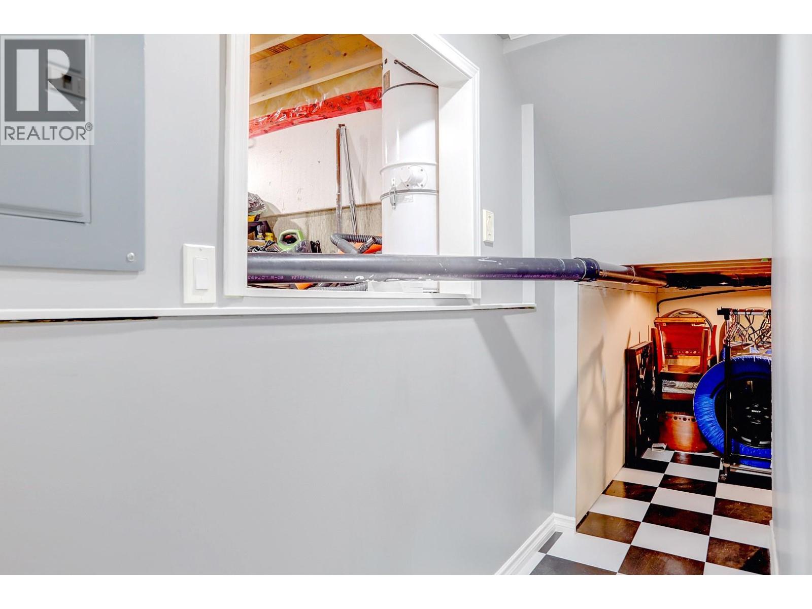 2395 Pleasant Valley Road Unit# 8, Armstrong