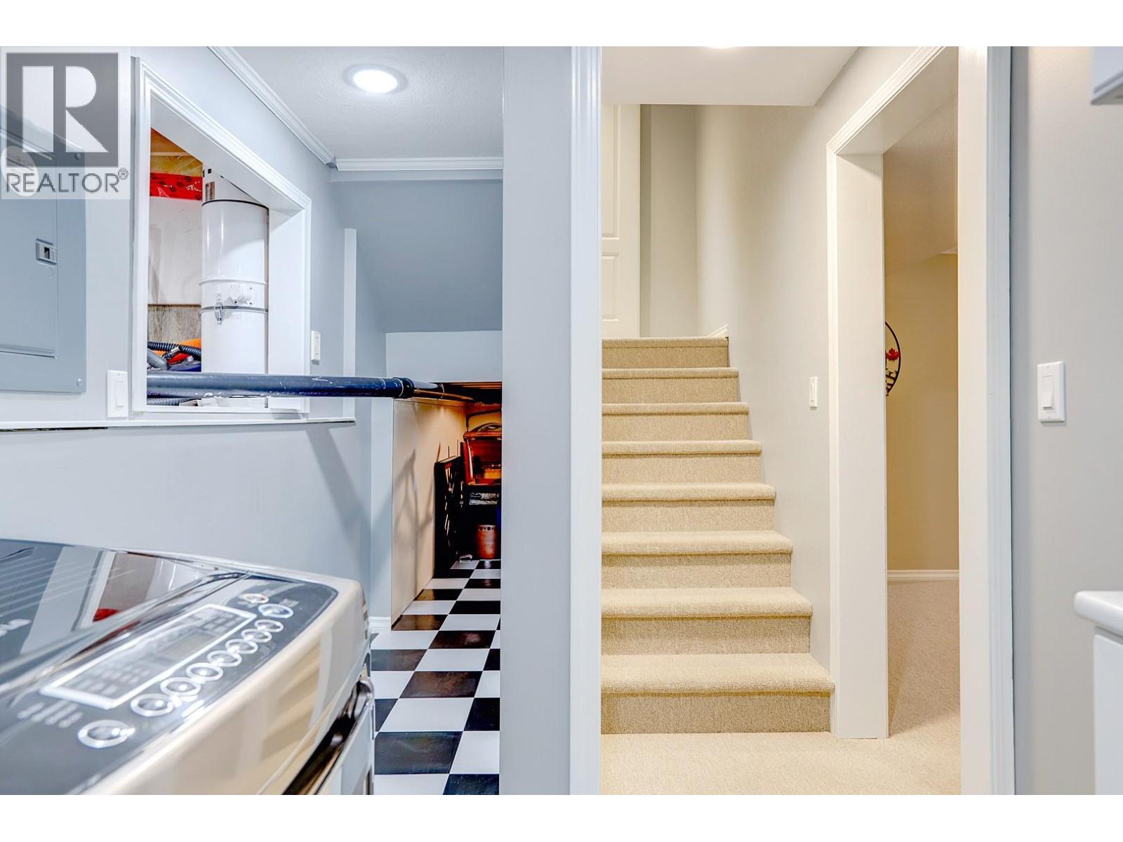 2395 Pleasant Valley Road Unit# 8, Armstrong