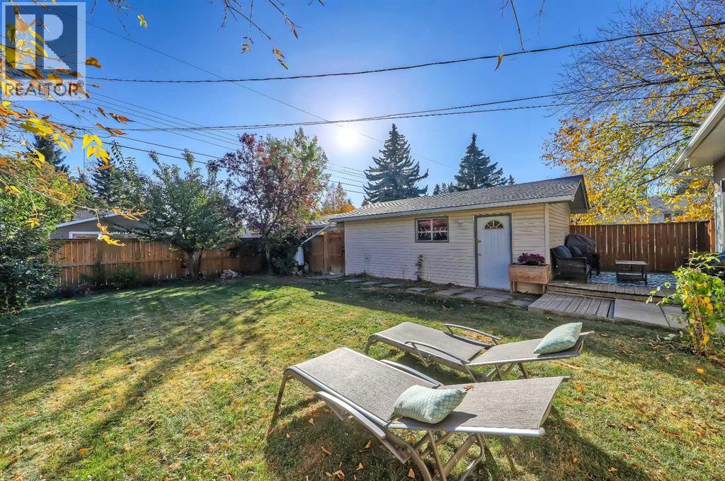 Single Family House Bungalow for Sale in  Valiant Drive NW Varsity Calgary 