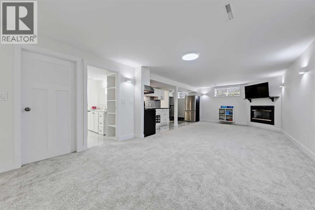 Single Family House Bungalow for Sale in  Valiant Drive NW Varsity Calgary 