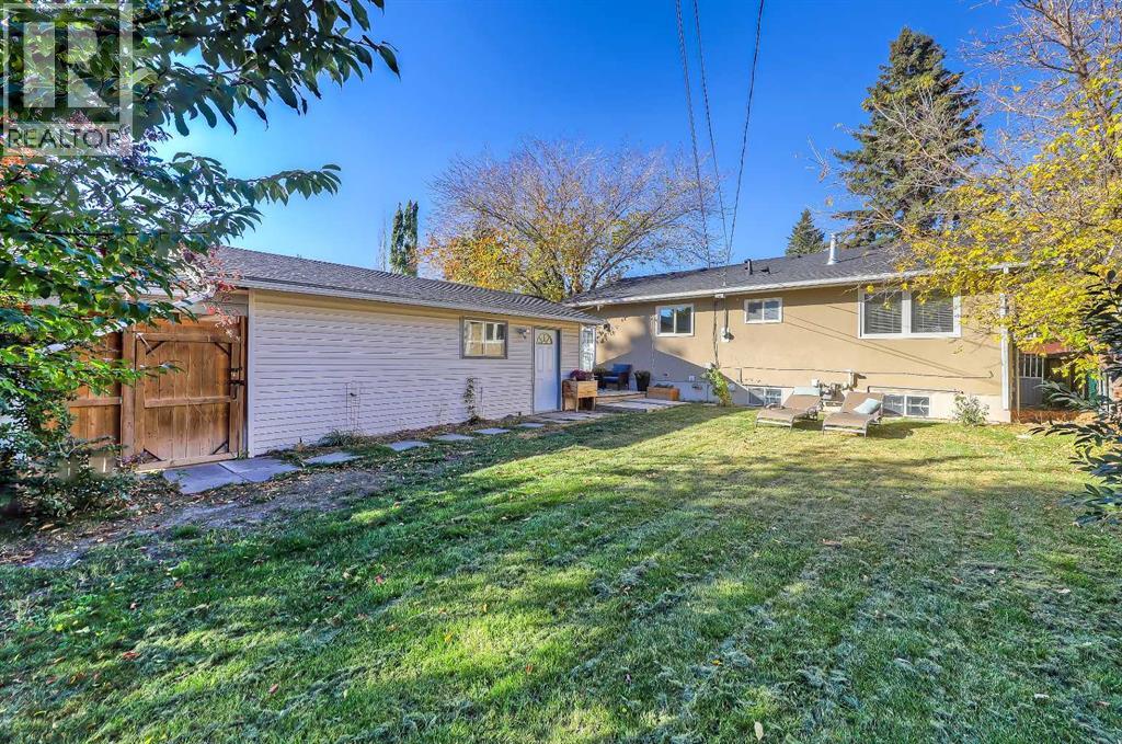 Single Family House Bungalow for Sale in  Valiant Drive NW Varsity Calgary 
