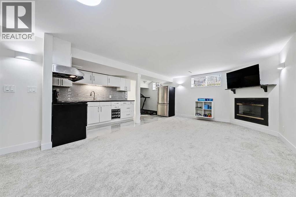 Single Family House Bungalow for Sale in  Valiant Drive NW Varsity Calgary 