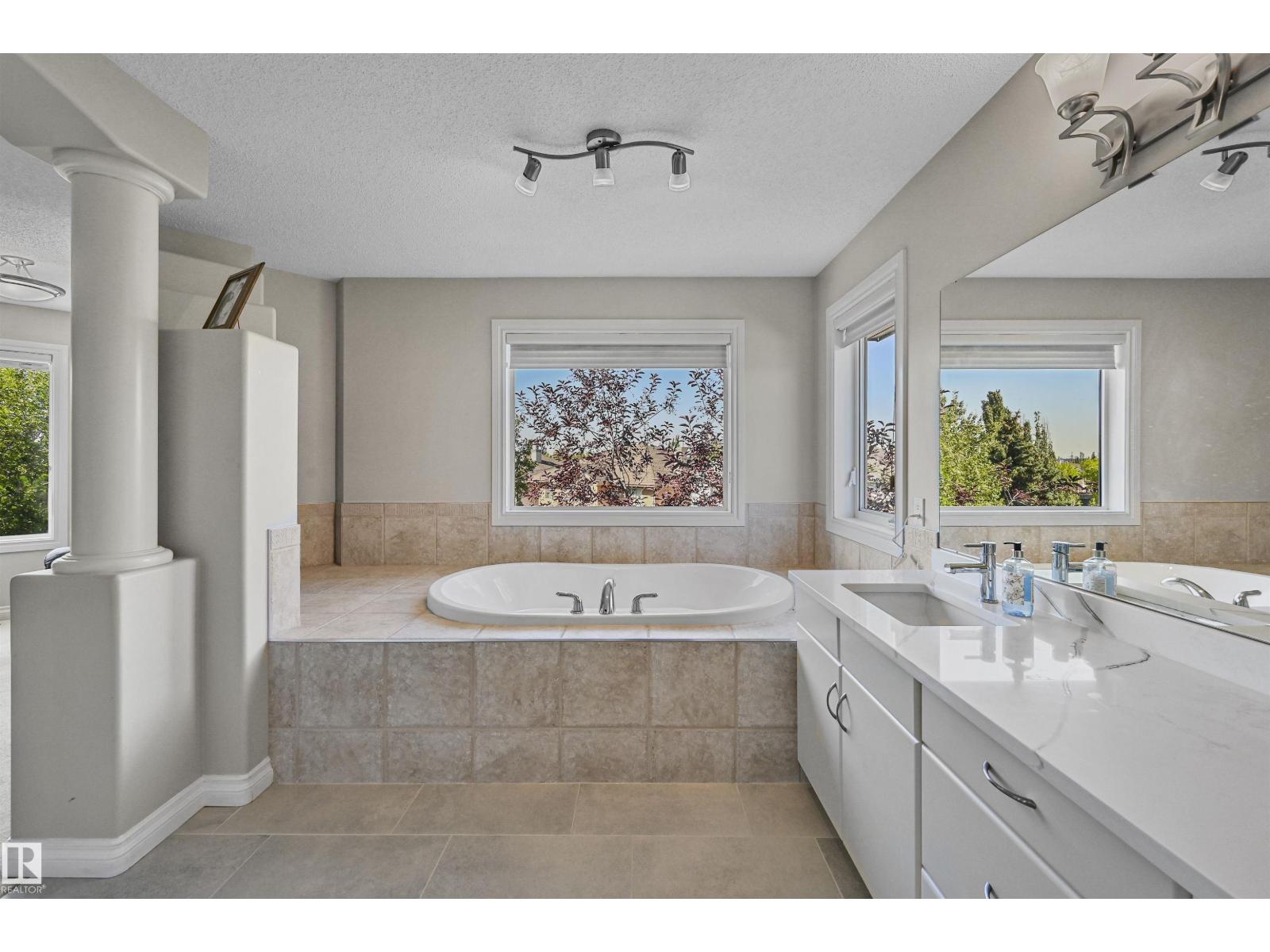 1516 THOROGOOD CL NW, Edmonton