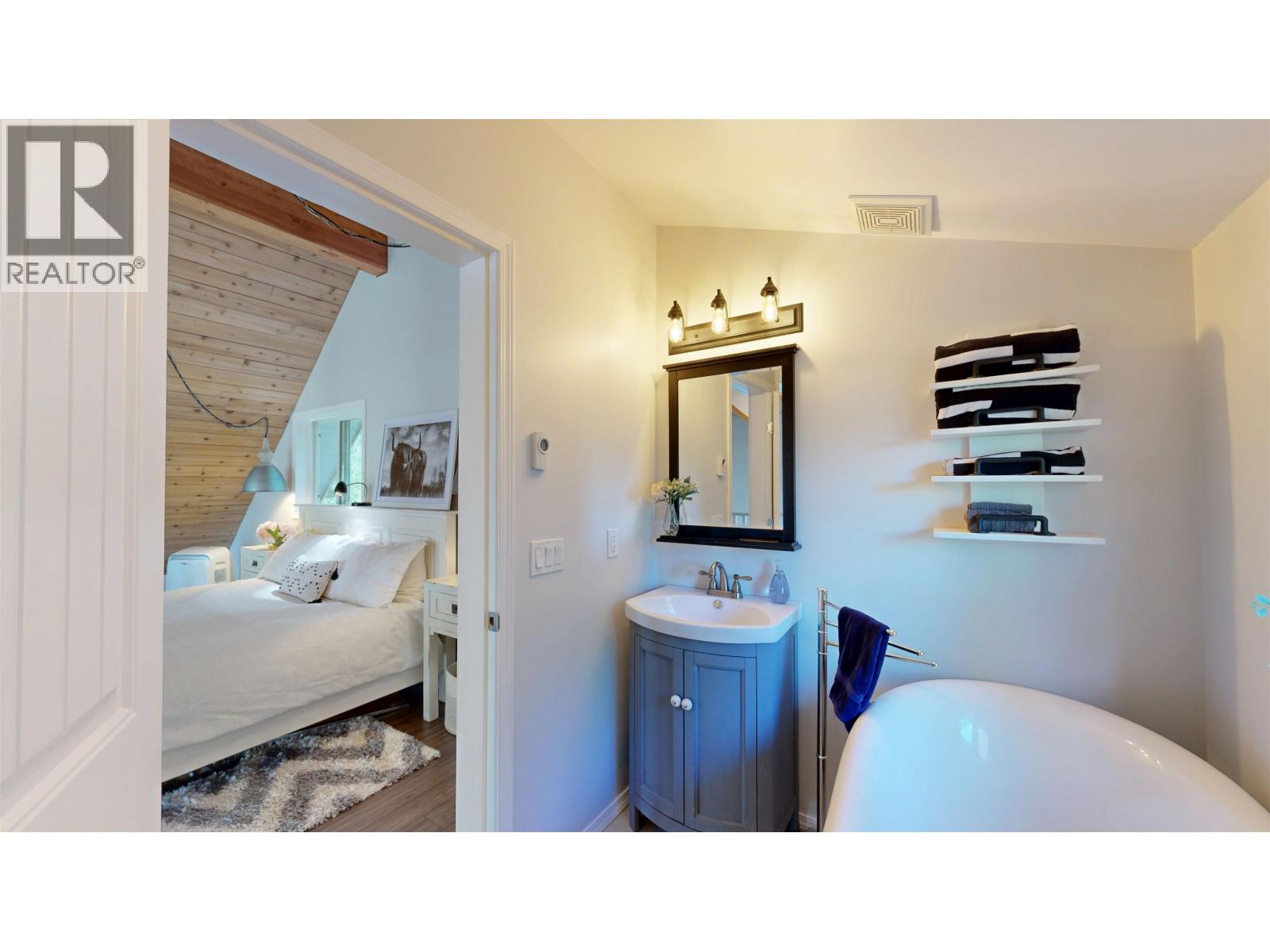 3937 CANIM-HENDRIX LAKE ROAD, Canim Lake