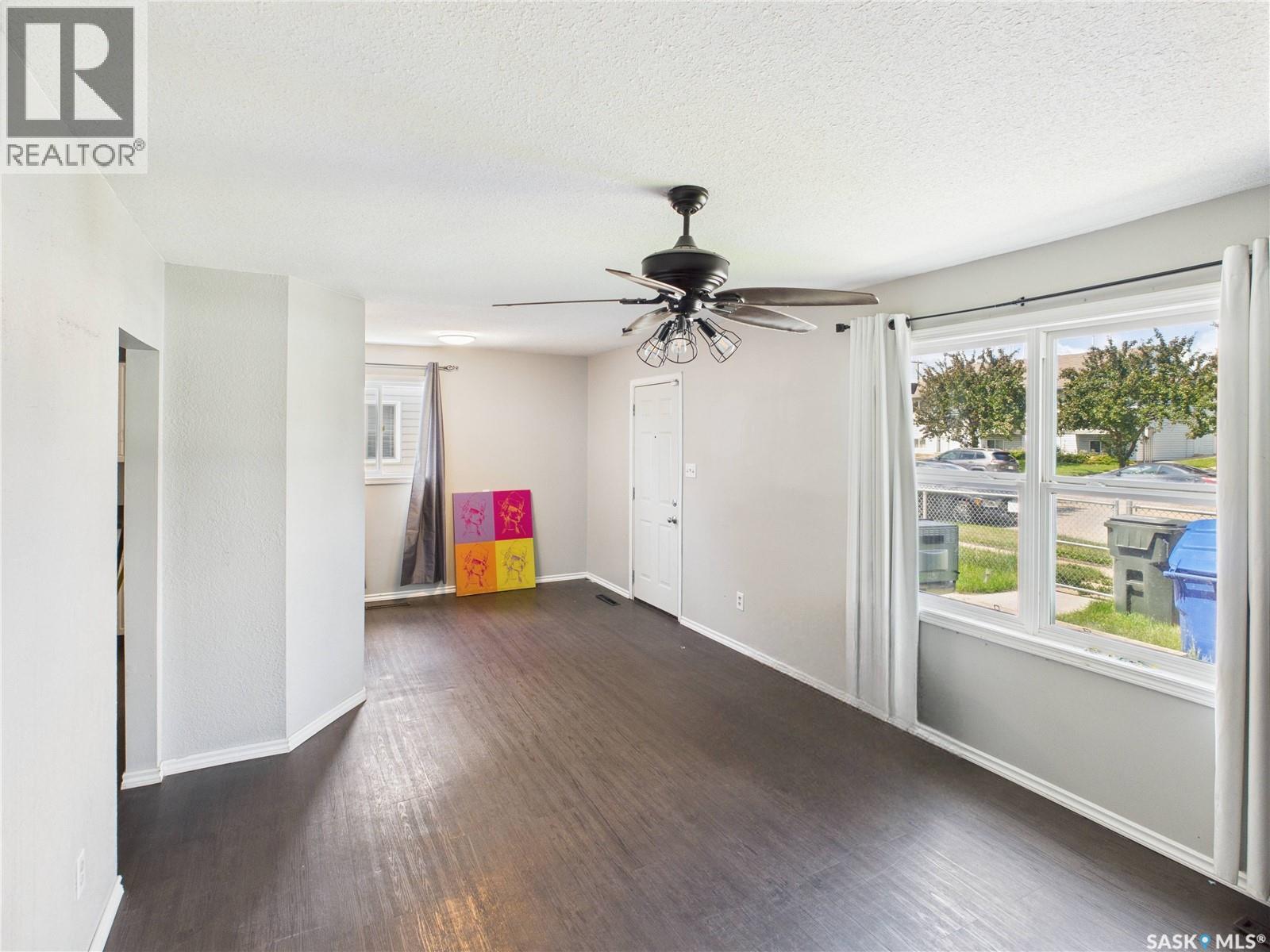 619 7th STREET E - Photo 4 of 36, Prince Albert, Saskatchewan