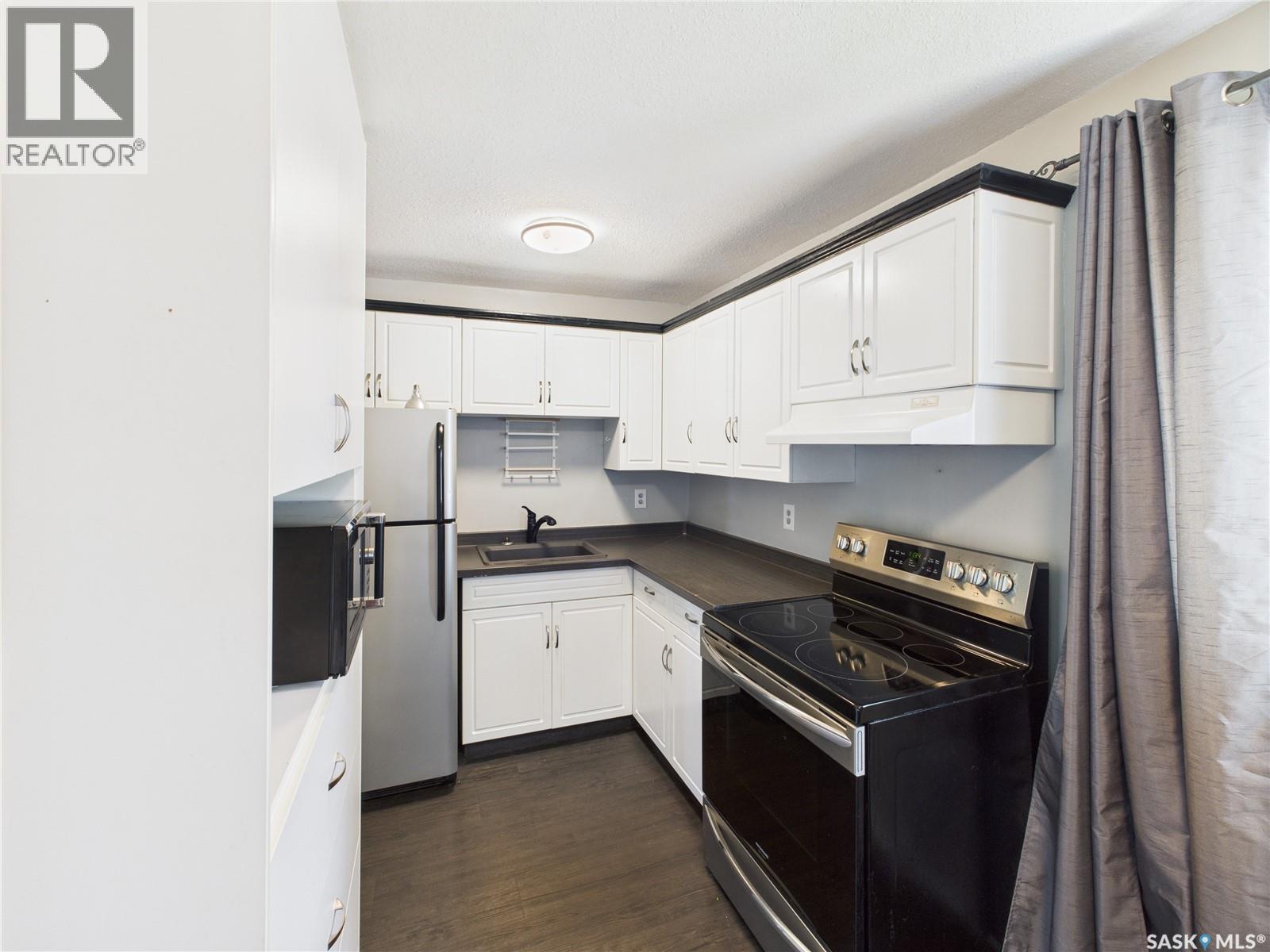 619 7th STREET E - Photo 5 of 36, Prince Albert, Saskatchewan