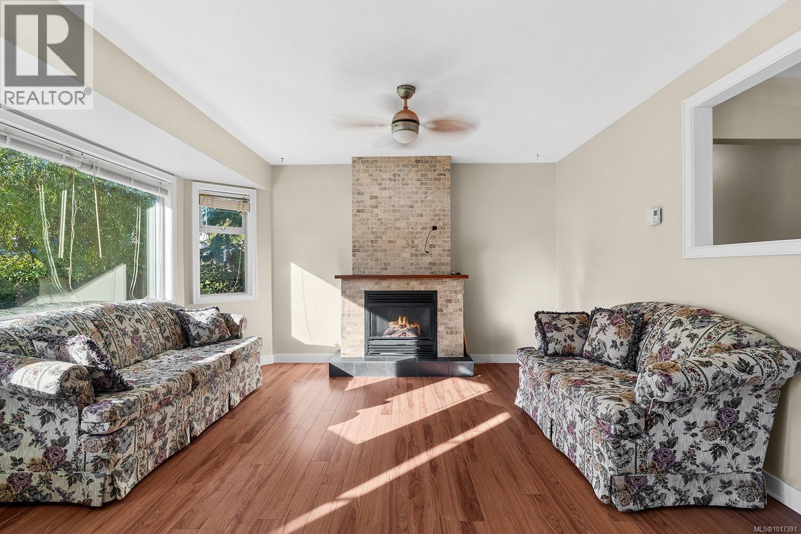  195 Moss Avenue, Parksville