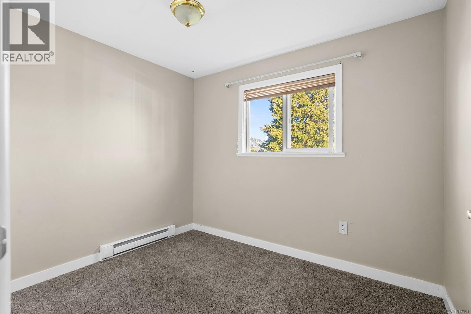  195 Moss Avenue, Parksville